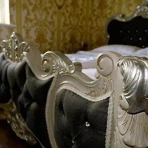 https://stunningly-opulent-gold-apartment-near-doncaster.yorkshirehotels.net